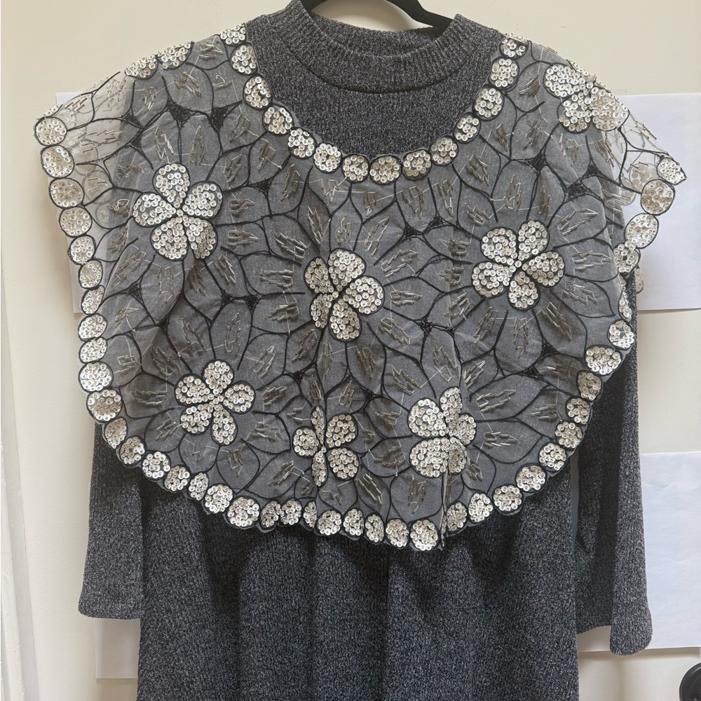 Source Unknown Black and Silver Floral Cape/Collar with lots of beading - Picture 4 of 9